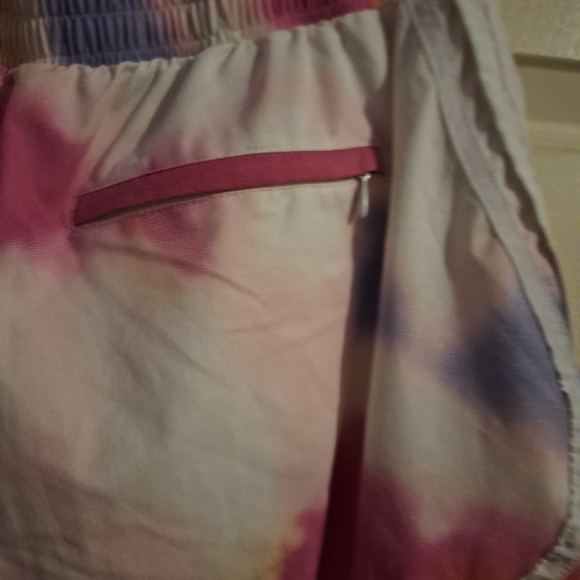 Champion Tie-dye  running shorts medium - Picture 4 of 5